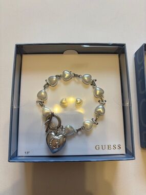 GUESS Silver-Tone Pearlized Heart Bracelet with Pendant Charm